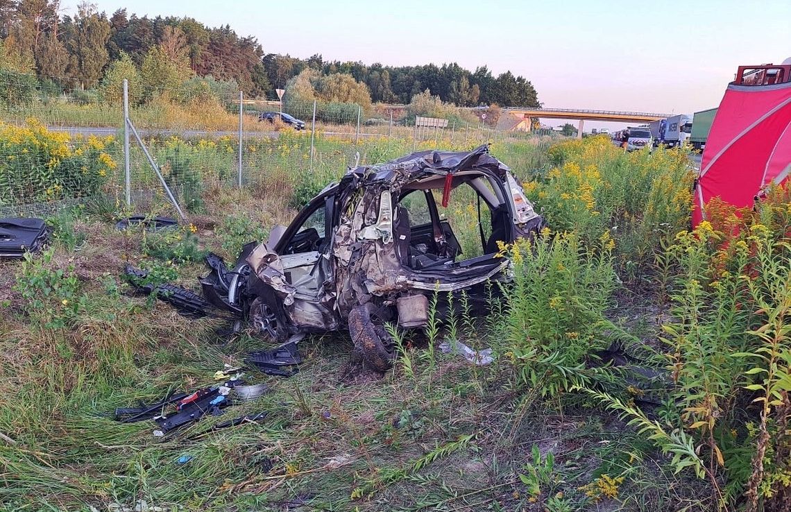 Tragiczny wypadek na S17. Ciężarówka zmiażdżyła osobówkę