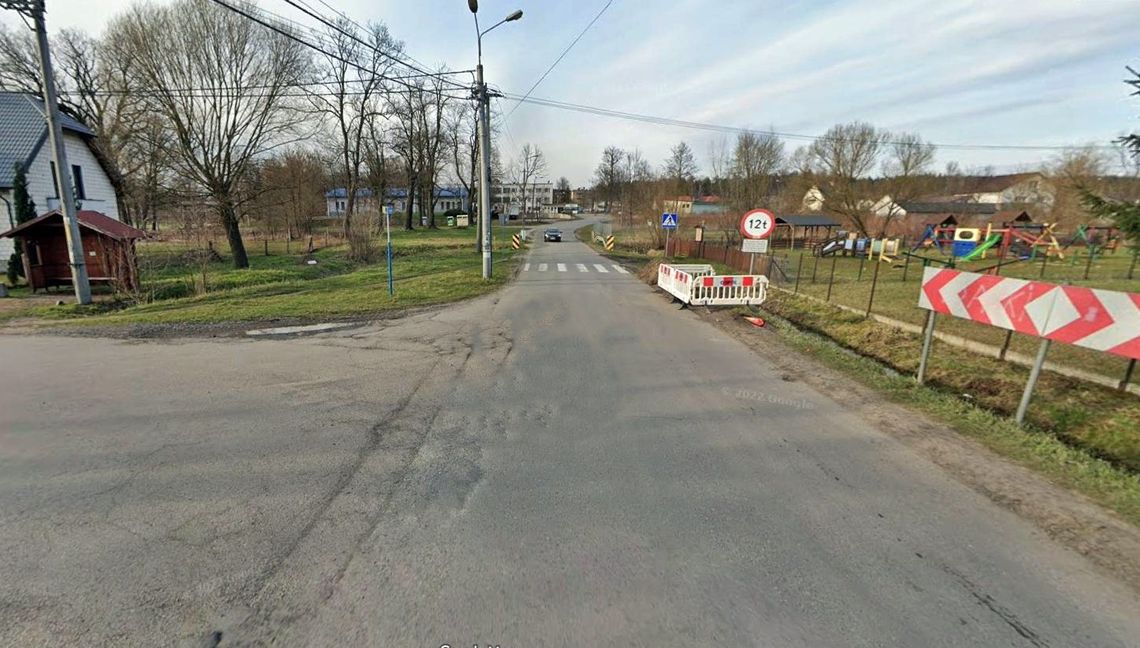 Utrudnienia na drodze w kierunku S17 w Celestynowie. Autobus ominie cztery przystanki Utrudnienia na drodze w kierunku S17 w Celestynowie. Autobus ominie cztery przystanki
