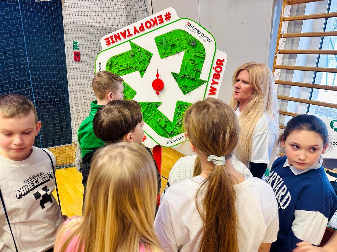 Walentynkowa lekcja ekologii w Karczewie. Muzyka, taniec i wiedza o elektroodpadach Walentynkowa lekcja ekologii w Karczewie. Muzyka, taniec i wiedza o elektroodpadach