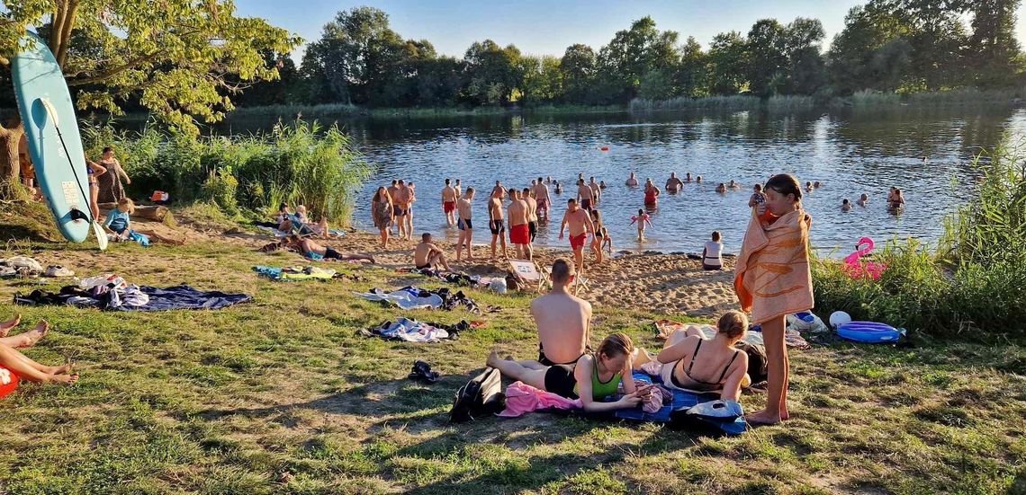 Wojna o plażę nad jeziorem. Kto i dlaczego chce jej likwidacji? Kulisy sprawy Wojna o plażę nad jeziorem. Kto i dlaczego chce jej likwidacji? Kulisy sprawy