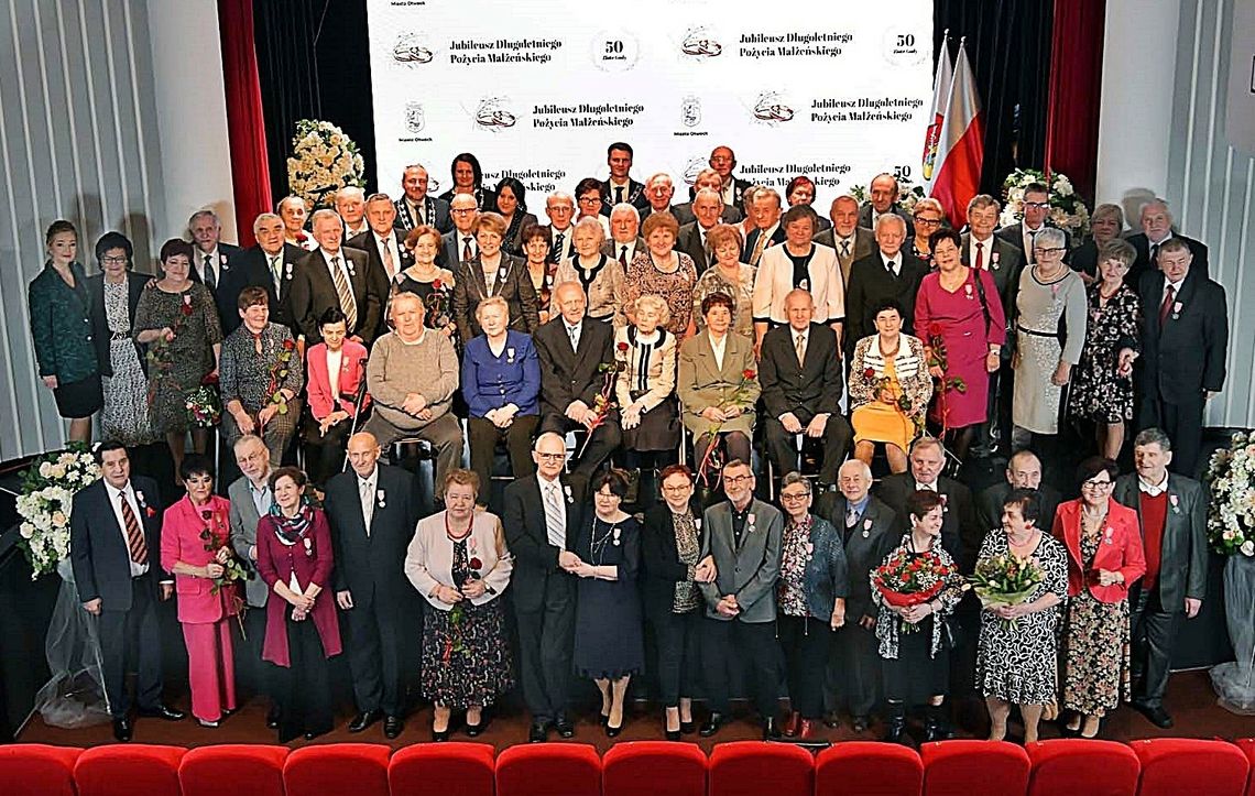 [FOTO] Wyjątkowa rocznica ślubu. Złoty jubileusz 34 małżeństw