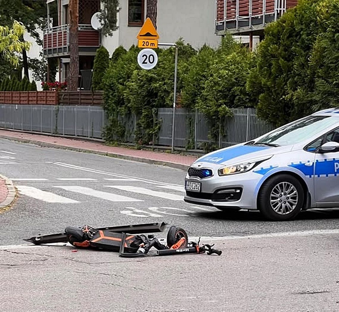 Wypadek w Józefowie. 11-latek na hulajnodze zderzył się z autem [FOTO]