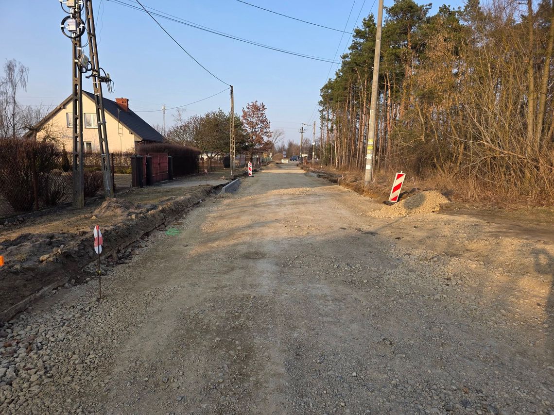 Wznowiono modernizację drogi w Piotrowicach