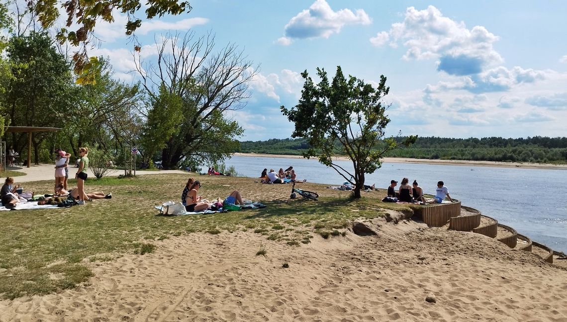 Zapraszamy na bezpłatne zajęcia jogi na Plaży Romantycznej!