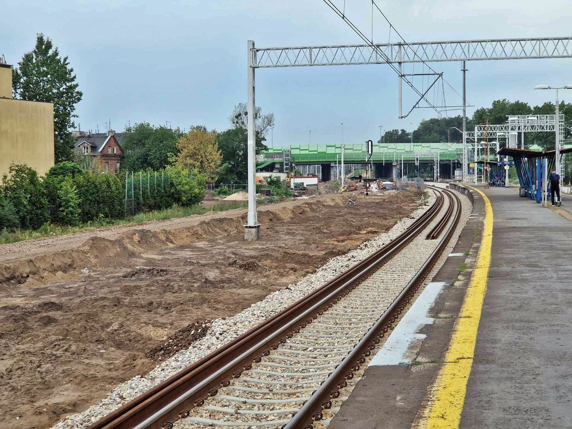 Zderzenie koparki i pociągu Intercity w Wawrze