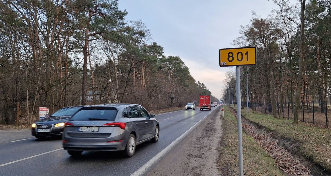 Zielone światło dla dwóch skrzyżowań z 801. Trzecie musi jeszcze poczekać Zielone światło dla dwóch skrzyżowań z 801. Trzecie musi jeszcze poczekać