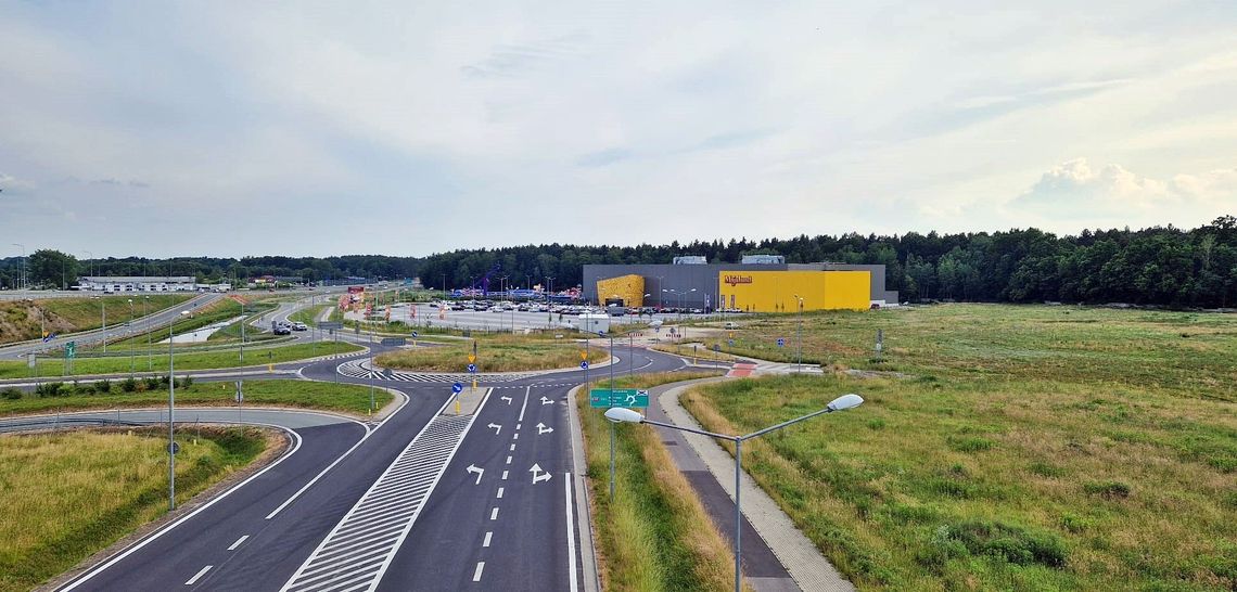 Gigant handlowy w Góraszce: aquapark, zakupy, rozrywka i 1700 miejsc parkingowych!