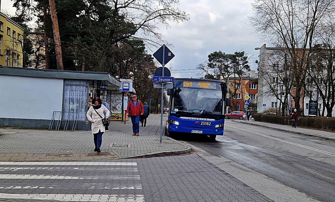 Zmiany w komunikacji na Wielkanoc. Potem duże utrudnienia na kolei!