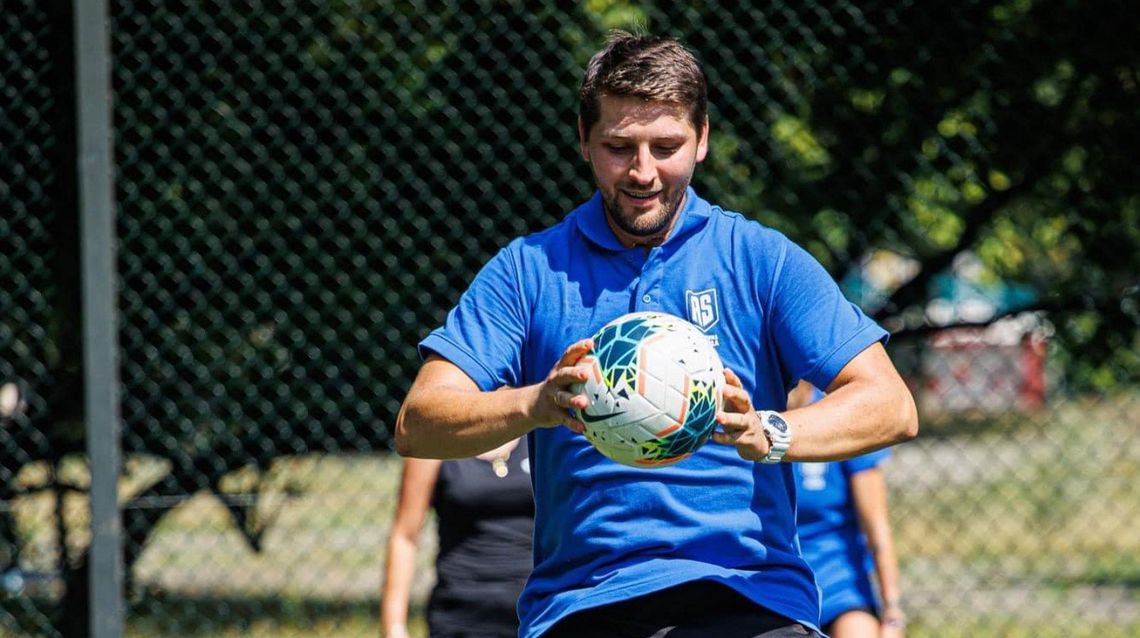 Znany trener potrzebuje pomocy. Za nim dziewięć skomplikowanych operacji