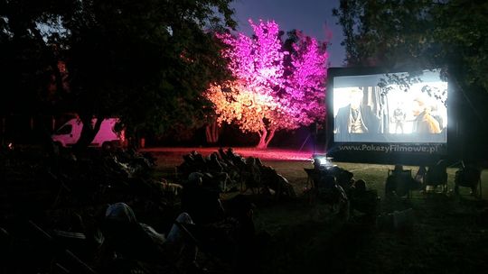 Kino na Plaży Romantycznej - „Najmro: Kocha Kradnie Szanuje” Kino na Plaży Romantycznej - „Najmro: Kocha Kradnie Szanuje”