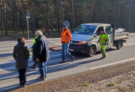 Na otwarcie drogi 801 przybyli nieliczni przedstawiciele inwestora i wykonawcy.