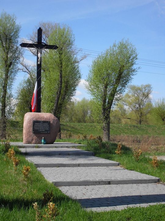Ostrówek - mogiła poległych żołnierzy w 1809 r