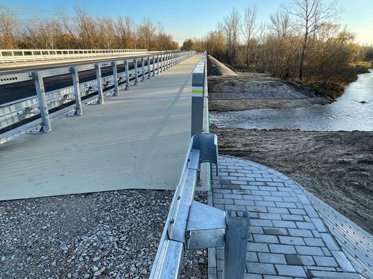 Nowy most na trasie 801 gotowy! Nowy most na trasie 801 gotowy!