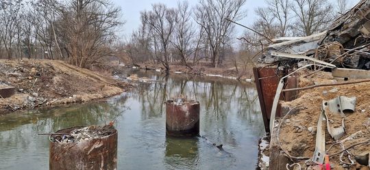 Burzenie starego mostu na 801 Burzenie starego mostu na 801