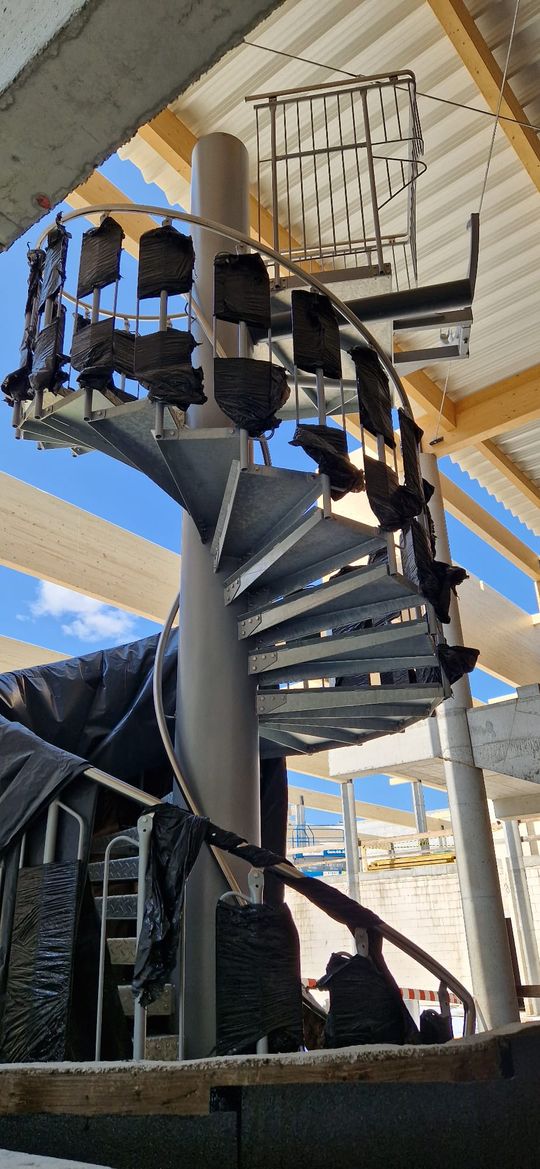 Zwiedzanie obiektu z basenami w Otwocku 2025 (43).jpg