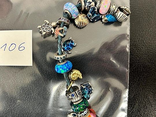 Policja poszukuje właścicieli biżuterii - GALERIA [111]