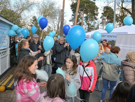 Niebieski dzień w centrum Otwocka
