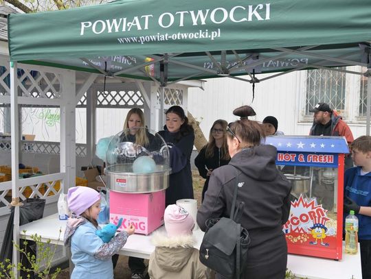 Niebieski dzień w centrum Otwocka