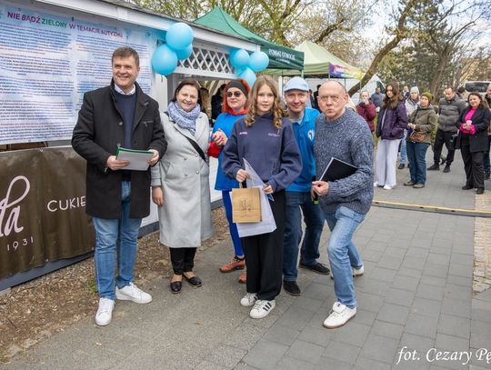 Niebieski dzień w centrum Otwocka