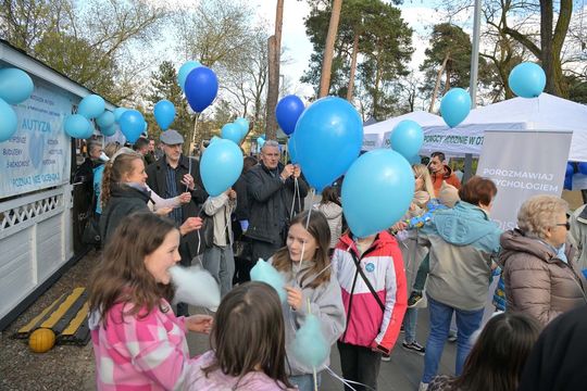 Niebieski dzień w centrum Otwocka