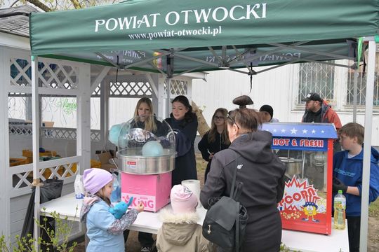 Niebieski dzień w centrum Otwocka