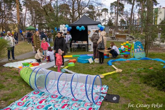 Niebieski dzień w centrum Otwocka
