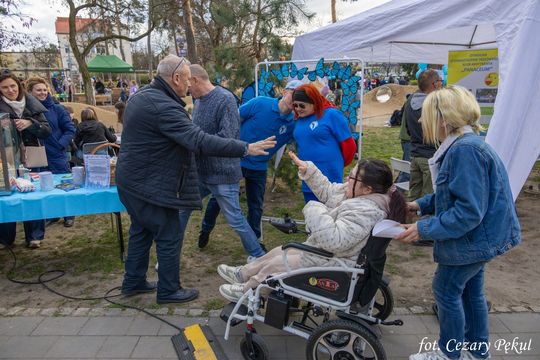 Niebieski dzień w centrum Otwocka