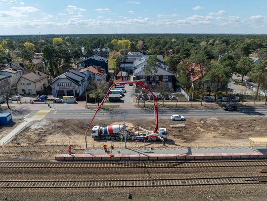 Budowa peronu tymczasowego w Michalinie (2)