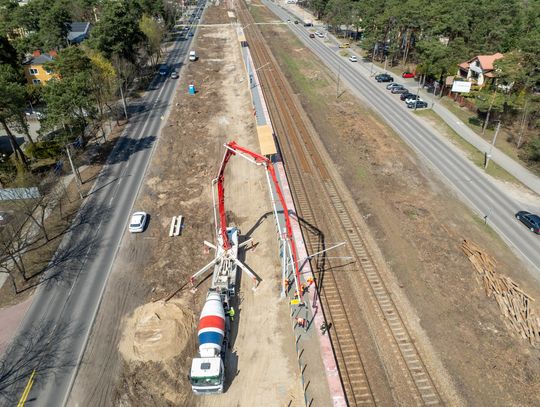 Budowa peronu tymczasowego w Michalinie