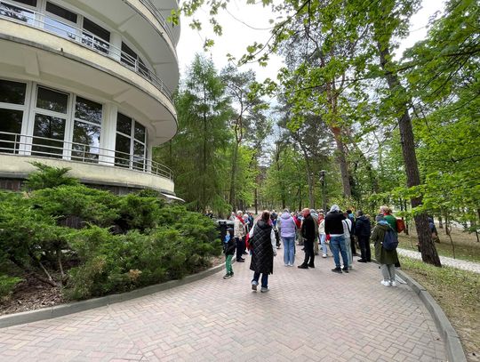 Spacer po dawnym sanatorium wojskowym ECZ w Otwocku - fot. Agnieszka Jaskulska
