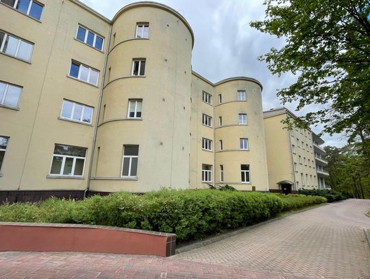 Spacer po dawnym sanatorium wojskowym ECZ w Otwocku - fot. Agnieszka Jaskulska