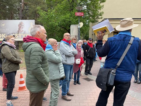Spacer po dawnym sanatorium wojskowym ECZ w Otwocku - fot. Agnieszka Jaskulska