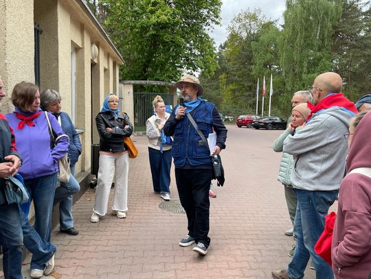 Spacer po dawnym sanatorium wojskowym ECZ w Otwocku - fot. Agnieszka Jaskulska