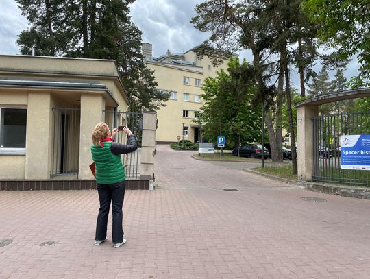 Spacer po dawnym sanatorium wojskowym ECZ w Otwocku - fot. Agnieszka Jaskulska