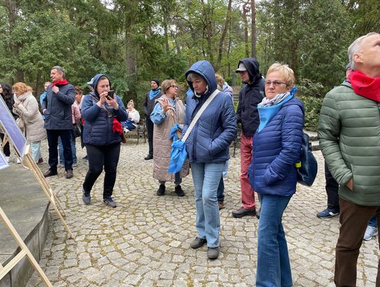 Spacer po dawnym sanatorium wojskowym ECZ w Otwocku - fot. Agnieszka Jaskulska