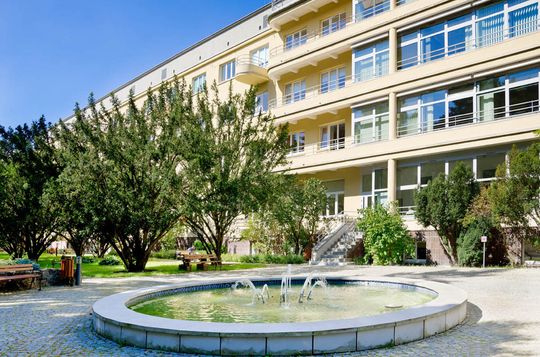Spacer po dawnym sanatorium wojskowym ECZ w Otwocku