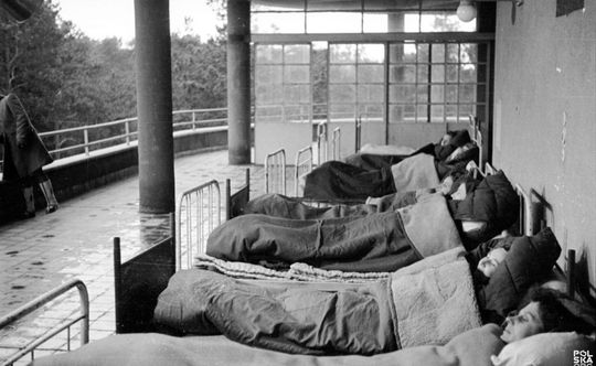 Spacer po dawnym sanatorium wojskowym ECZ w Otwocku