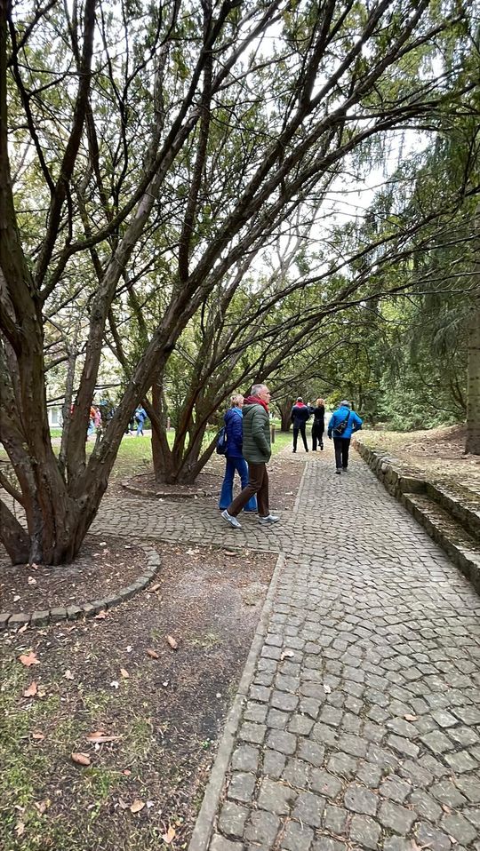Spacer po dawnym sanatorium wojskowym ECZ w Otwocku - fot. Agnieszka Jaskulska