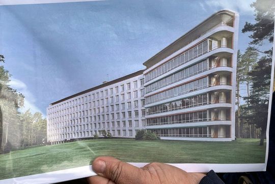 Spacer po dawnym sanatorium wojskowym ECZ w Otwocku - fot. Agnieszka Jaskulska