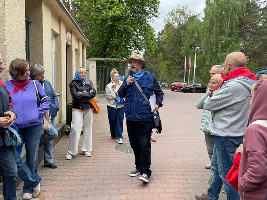 Spacer po dawnym sanatorium wojskowym ECZ w Otwocku - fot. Agnieszka Jaskulska