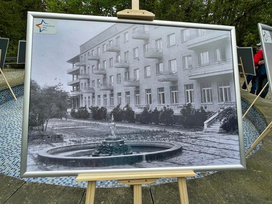 Spacer po dawnym sanatorium wojskowym ECZ w Otwocku - fot. Agnieszka Jaskulska