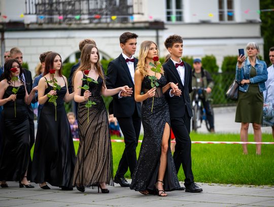 Eleganckie pożegnanie szkoły SP 12 w Otwocku - GALERIA [137]