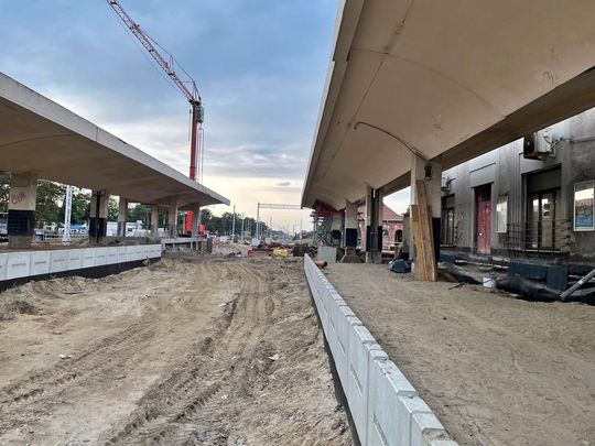 Budowa wiaduktu, tuneli i mostów. Tak zmienia się linia otwocka