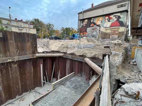 Budowa wiaduktu, tuneli i mostów. Tak zmienia się linia otwocka