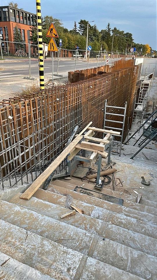 Budowa wiaduktu, tuneli i mostów. Tak zmienia się linia otwocka