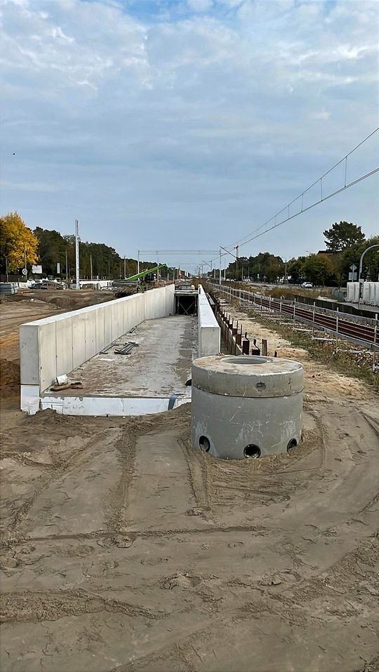 Budowa wiaduktu, tuneli i mostów. Tak zmienia się linia otwocka