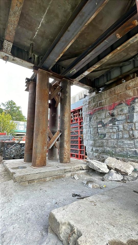 Budowa wiaduktu, tuneli i mostów. Tak zmienia się linia otwocka